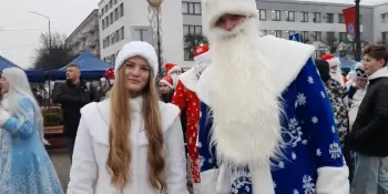 Шествие Дедов Морозов и Снегурочек